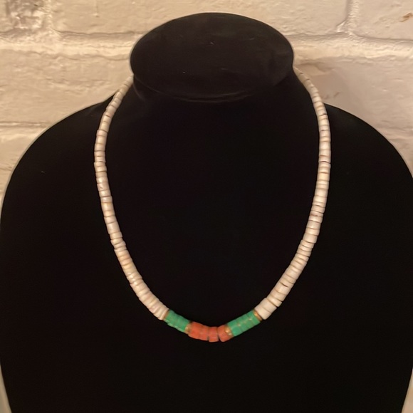 Jewelry - Vintage tri color puka shell necklace (middle beads darker than pic shows) (mlb)